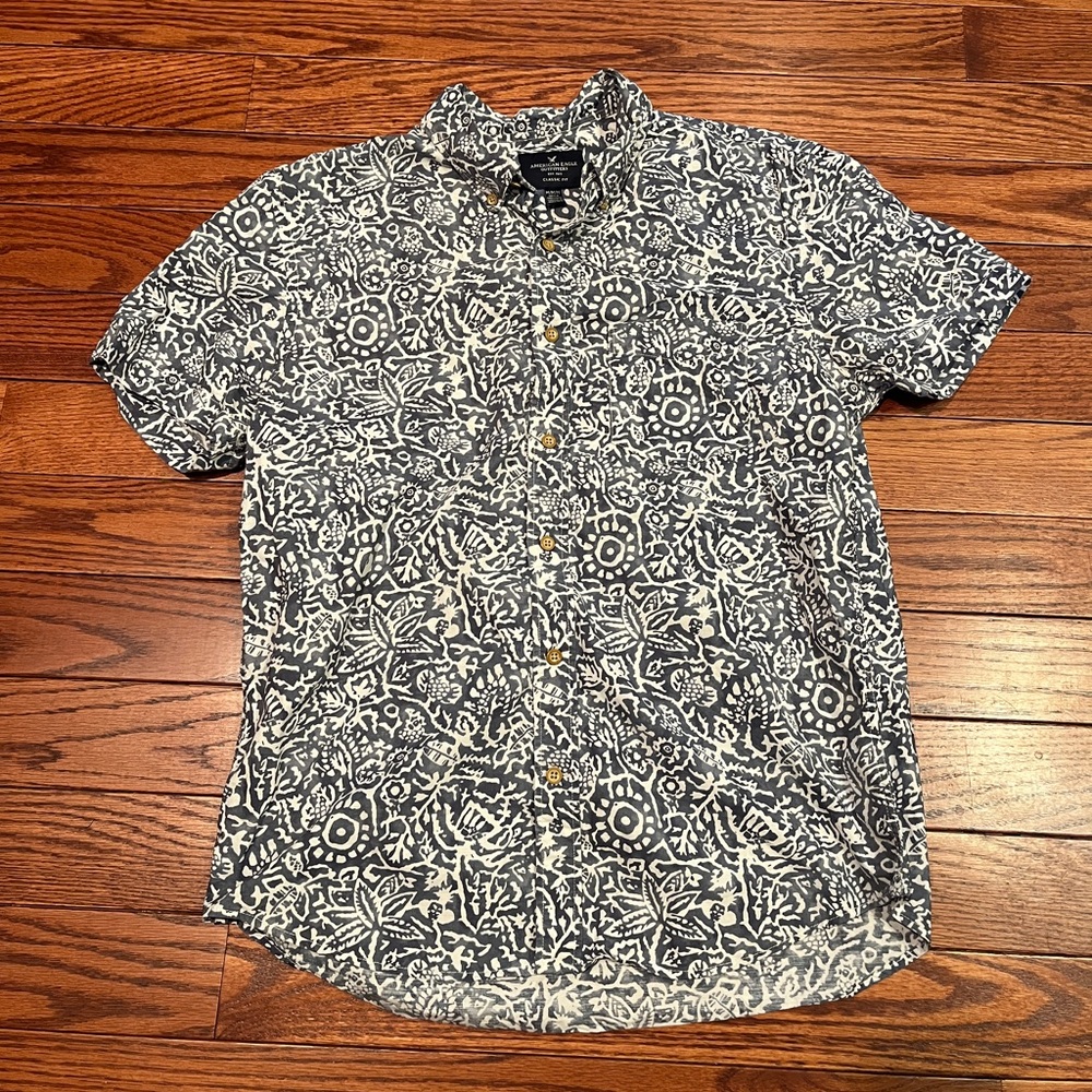 American Eagle Button Up Shirt